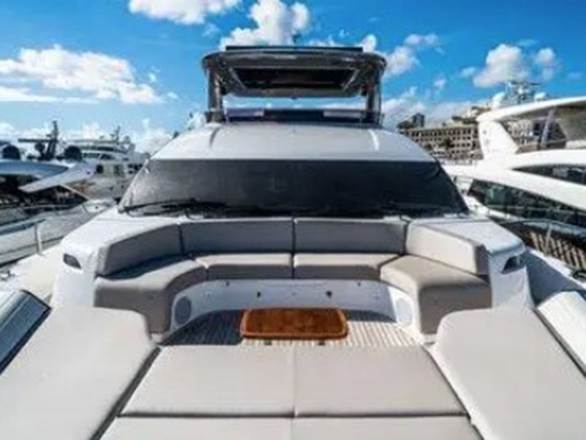 2021 PRINCESS YACHTS 85' 1