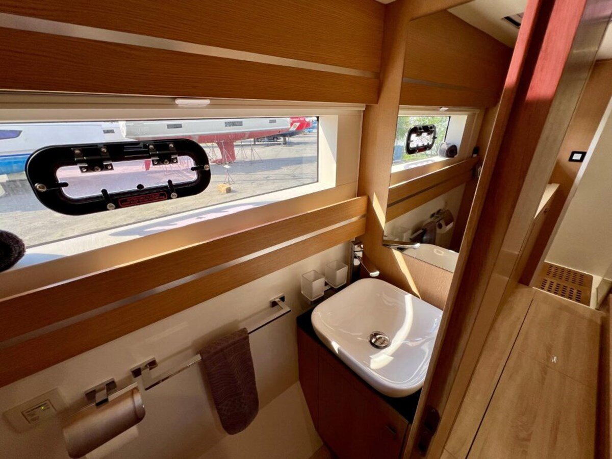 2021-privilege-56-b9ee72