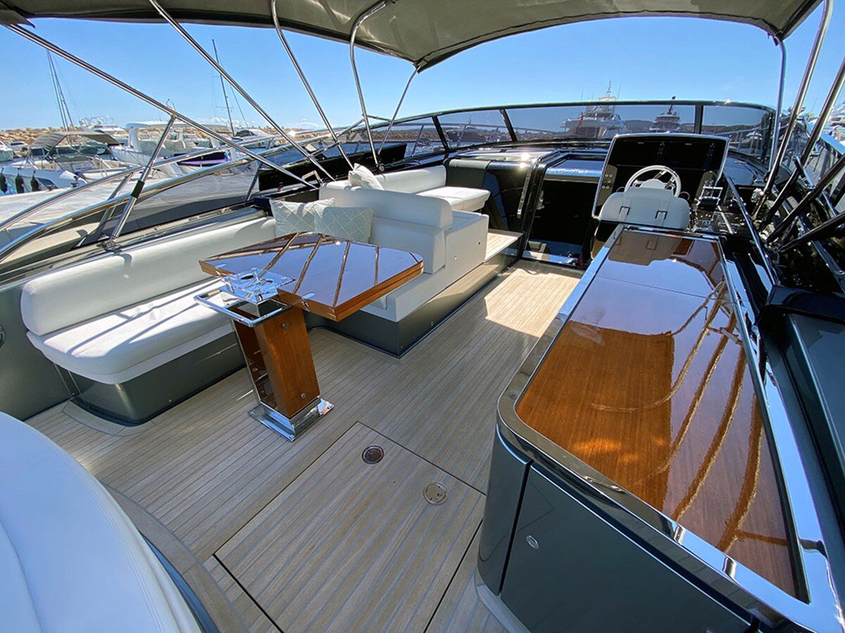 2021-riva-56-8-67b803