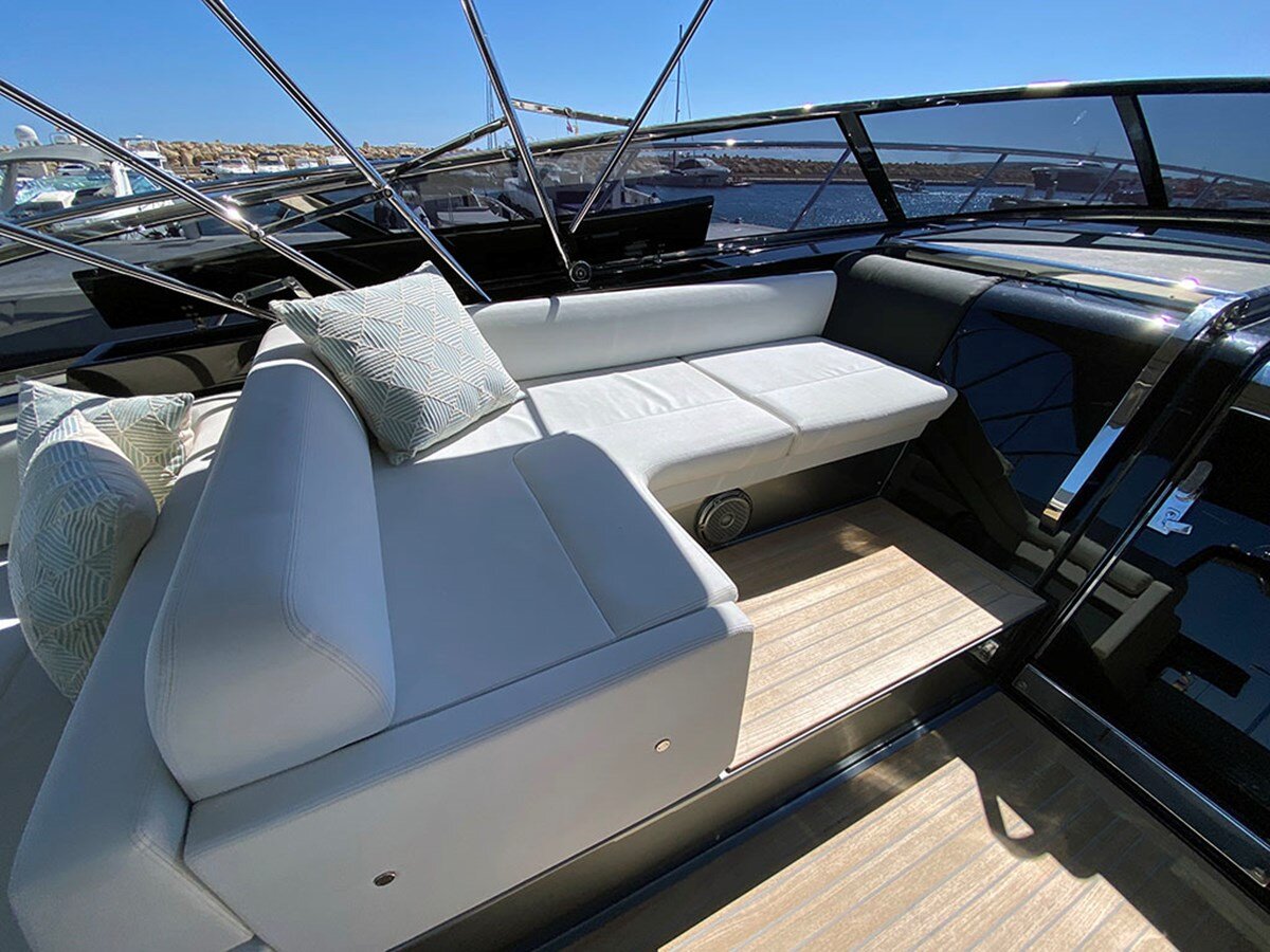 2021-riva-56-8-67b803