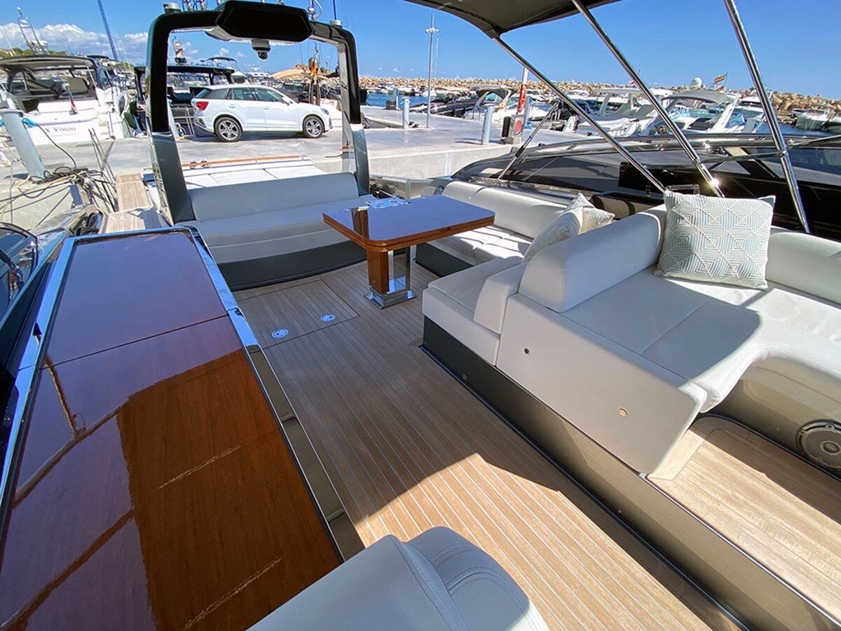 2021-riva-56-8-67b803