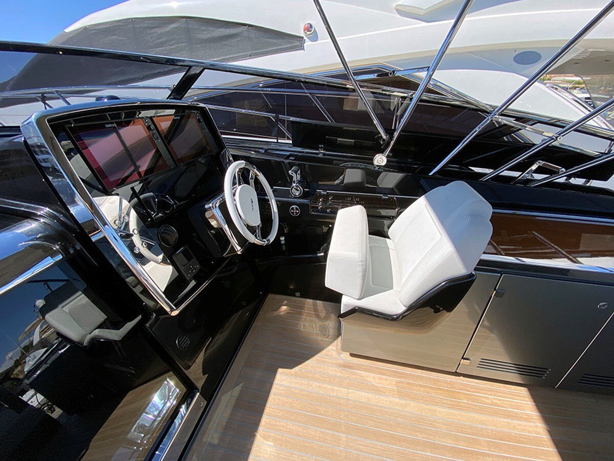 2021-riva-56-8-67b803