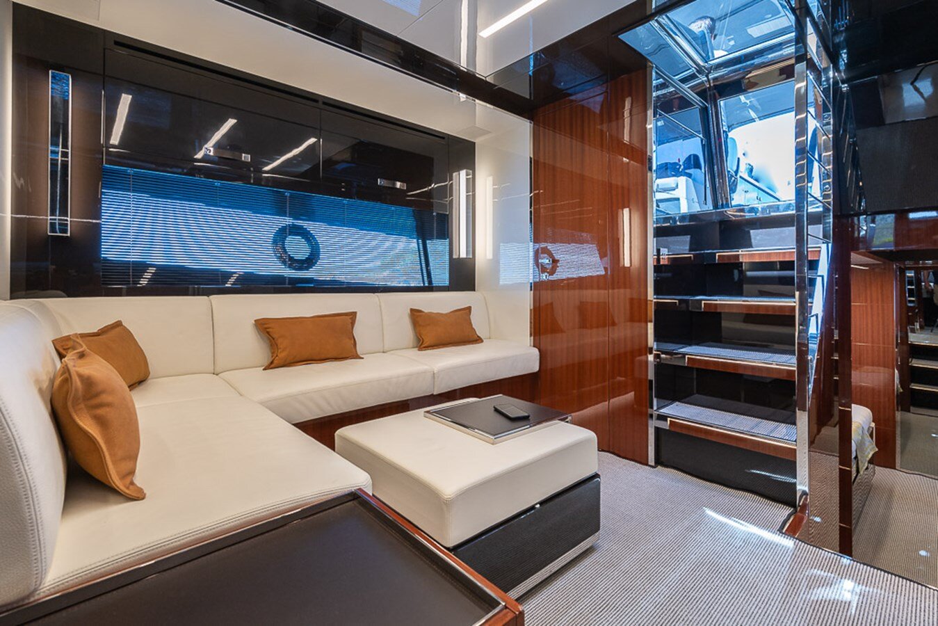 2021-riva-56-8-67b803