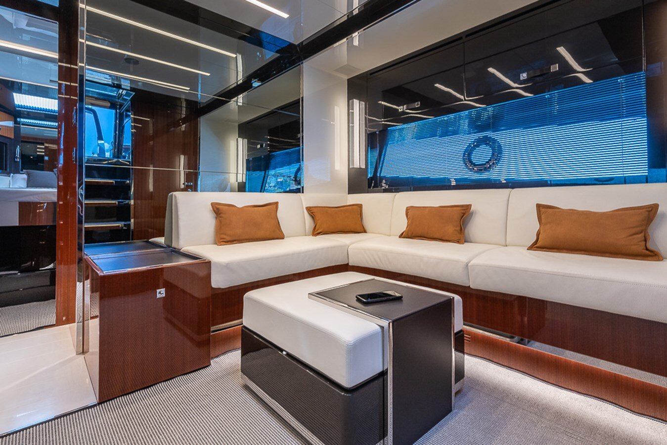 2021-riva-56-8-67b803