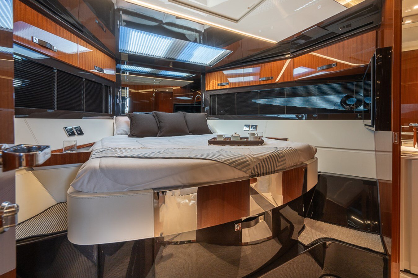 2021-riva-56-8-67b803