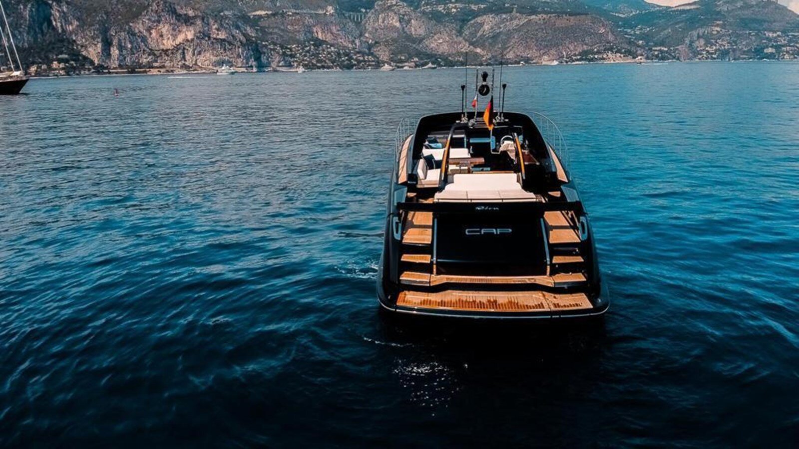 2021-riva-56-8-c397a7