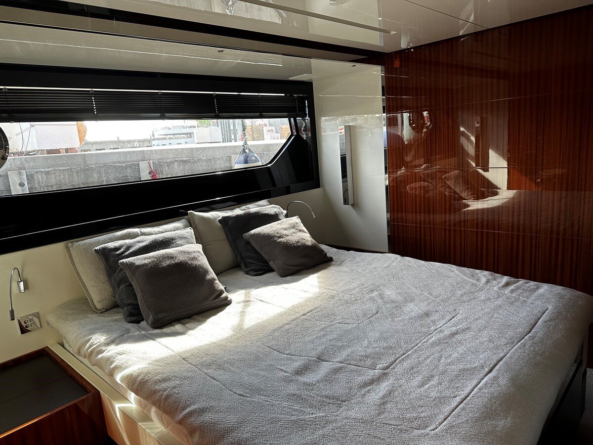 2021-riva-56-8-c397a7