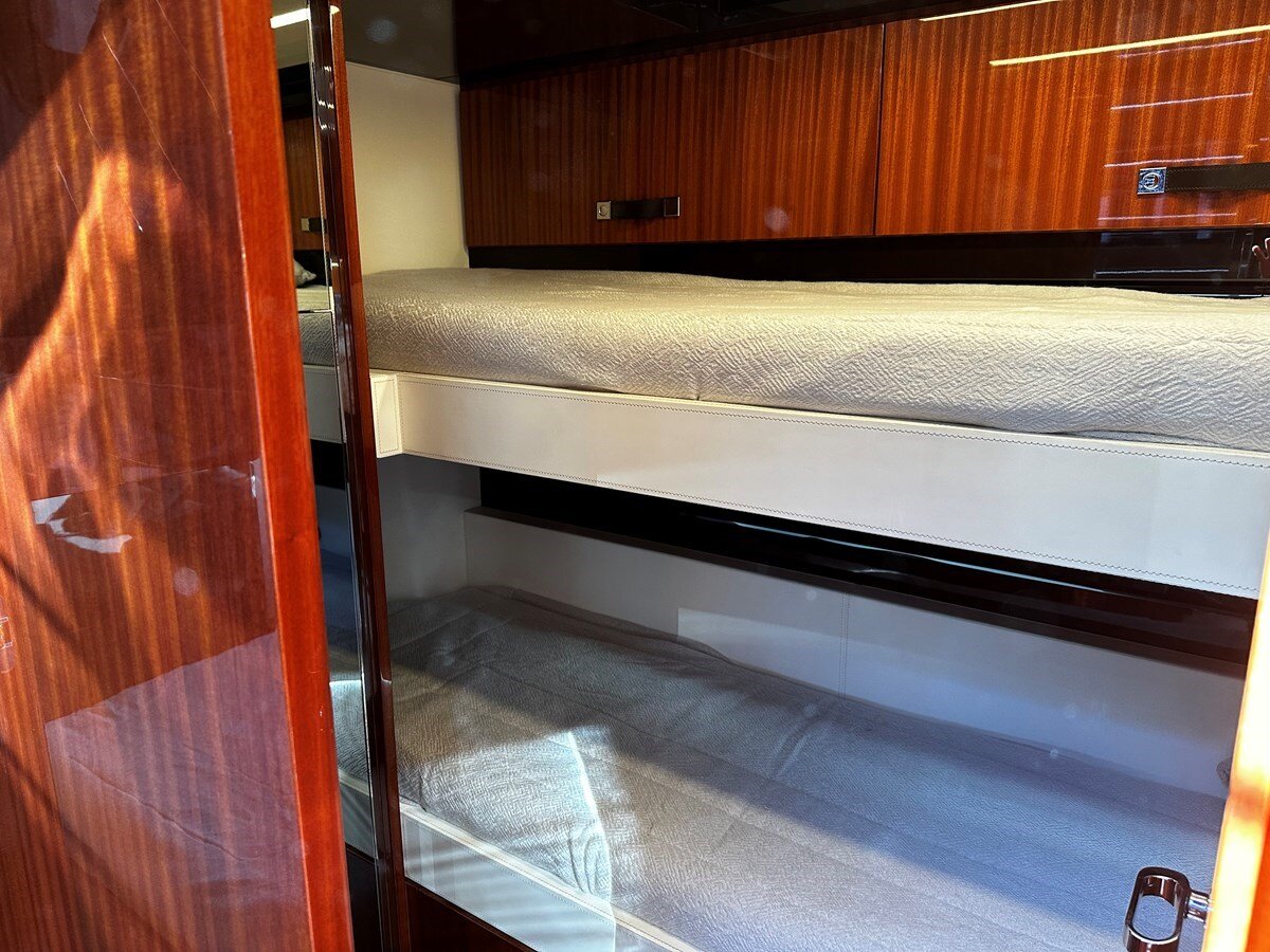 2021-riva-56-8-c397a7