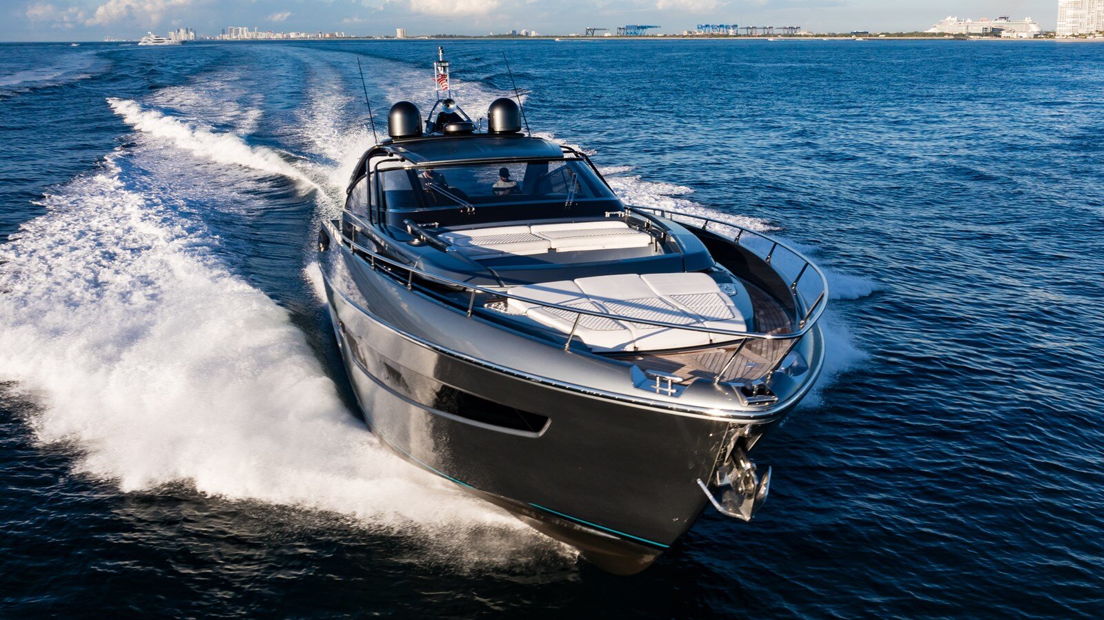 2021-riva-76-3-f4cb6d