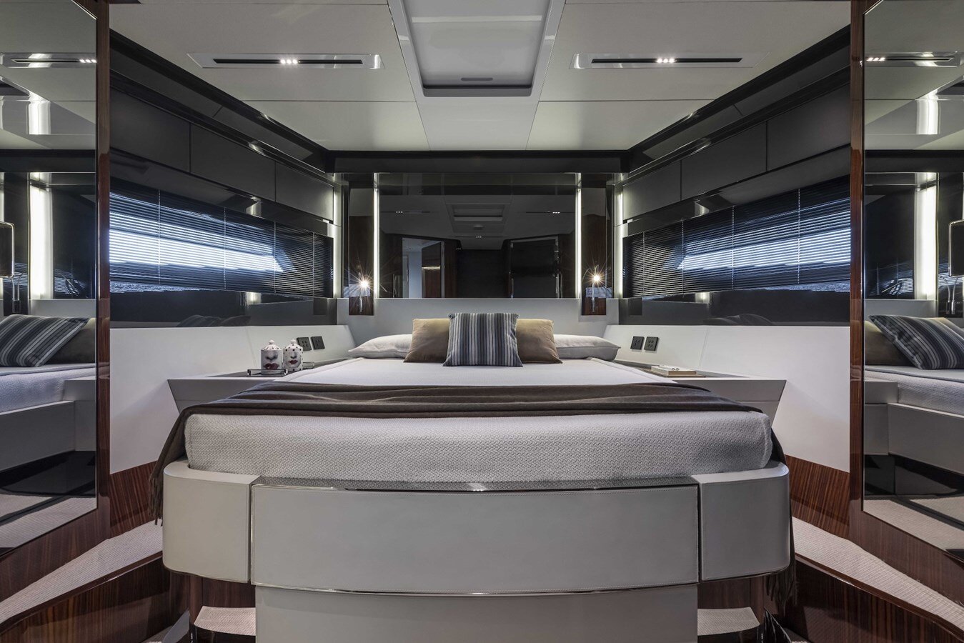 2021-riva-76-4-0cafaa