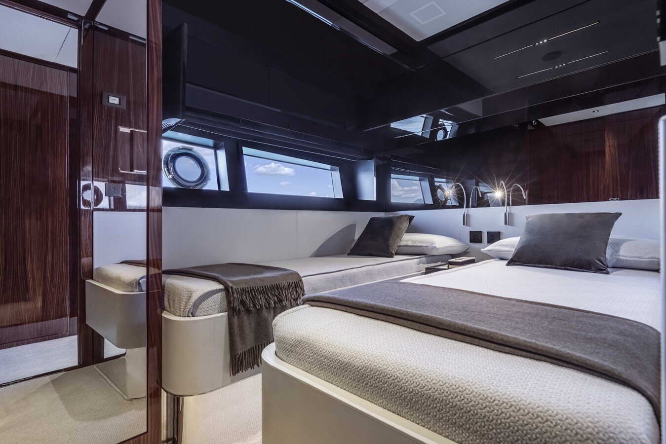 2021-riva-76-4-0cafaa