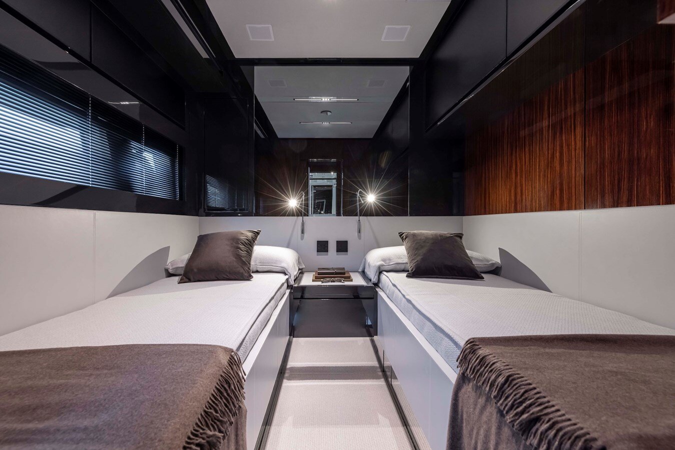 2021-riva-76-4-0cafaa