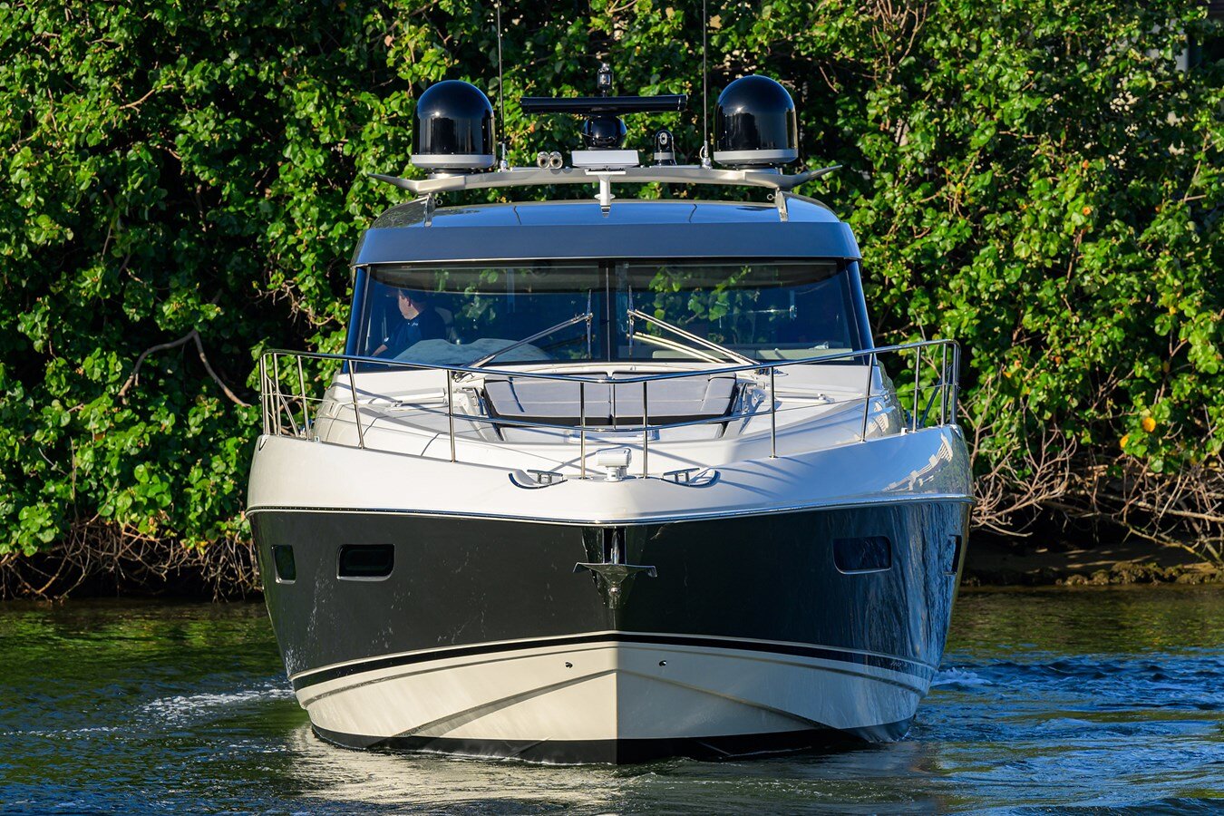 2021-riviera-63-4-c7f4b7