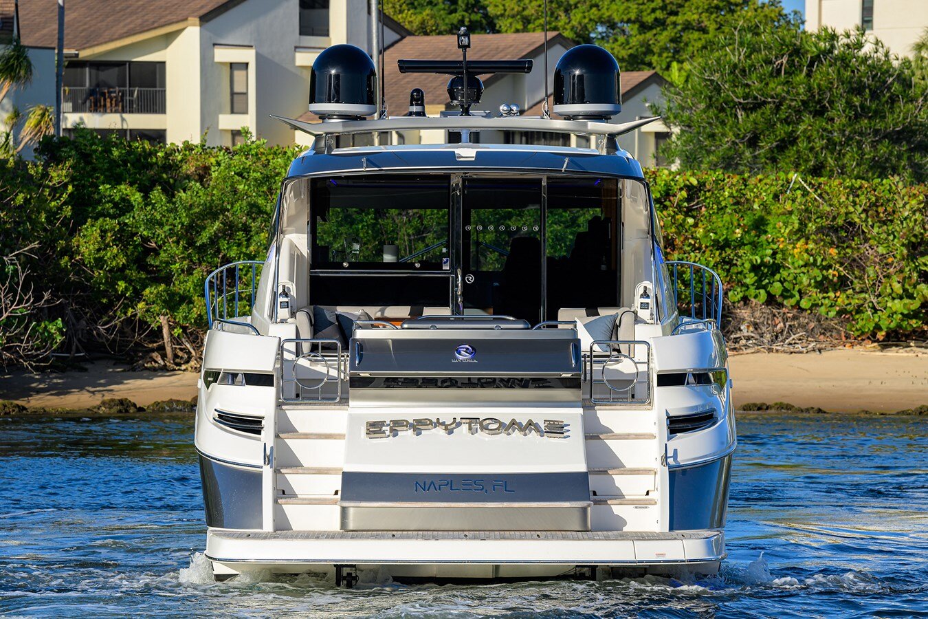 2021-riviera-63-4-c7f4b7