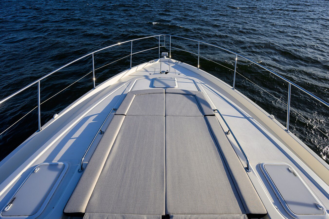 2021-riviera-63-4-c7f4b7