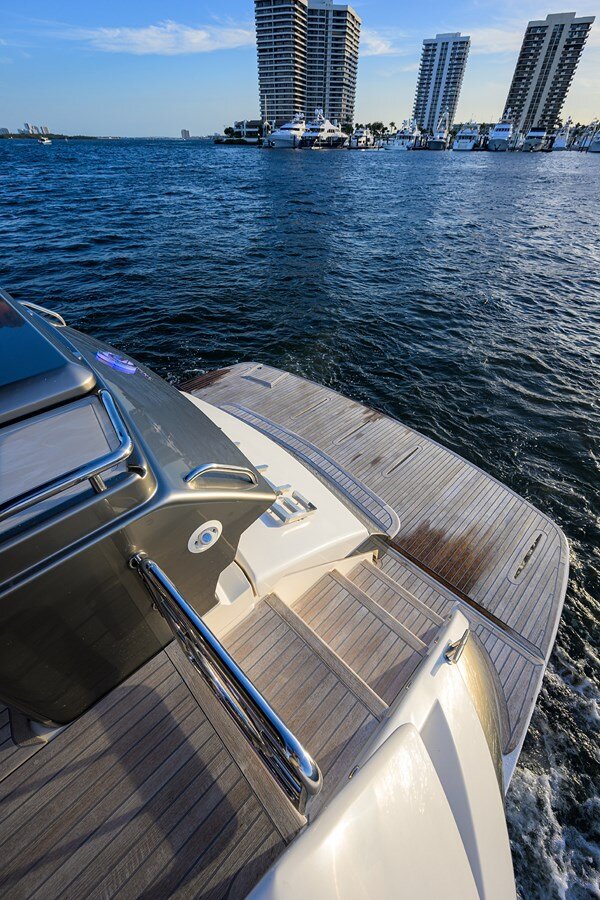 2021-riviera-63-4-c7f4b7