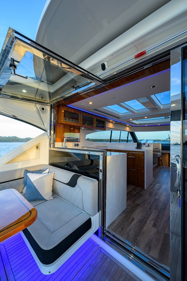 2021-riviera-63-4-c7f4b7