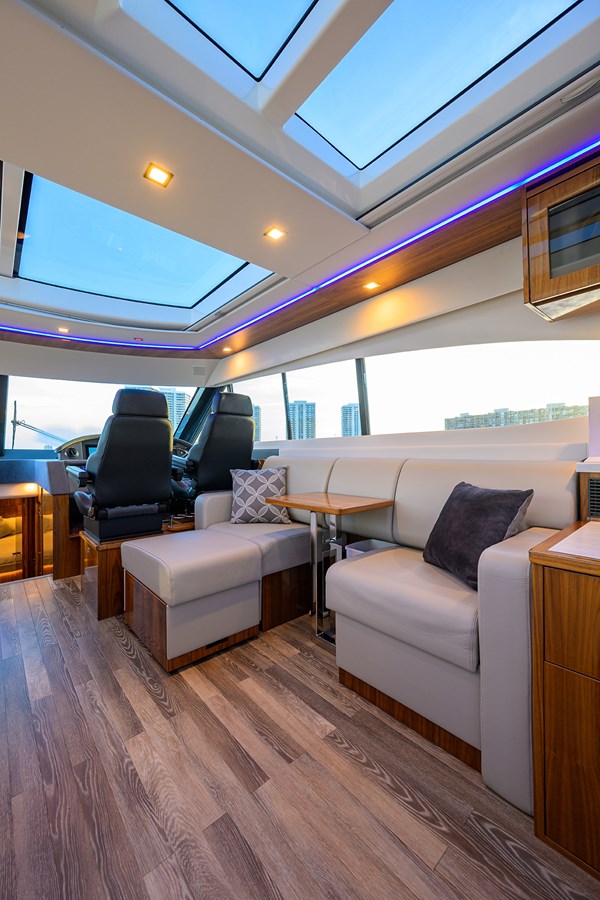 2021-riviera-63-4-c7f4b7