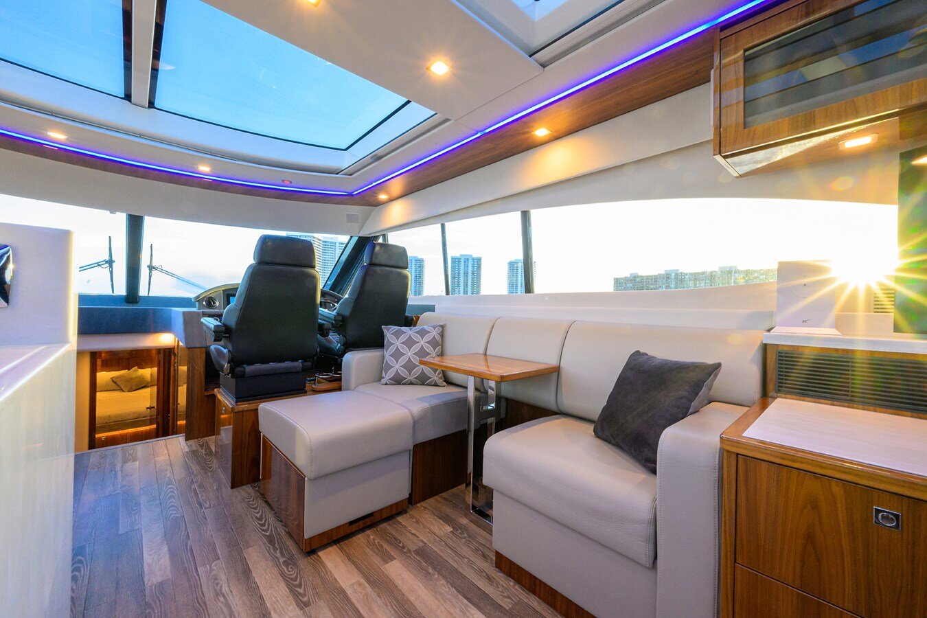 2021-riviera-63-4-c7f4b7