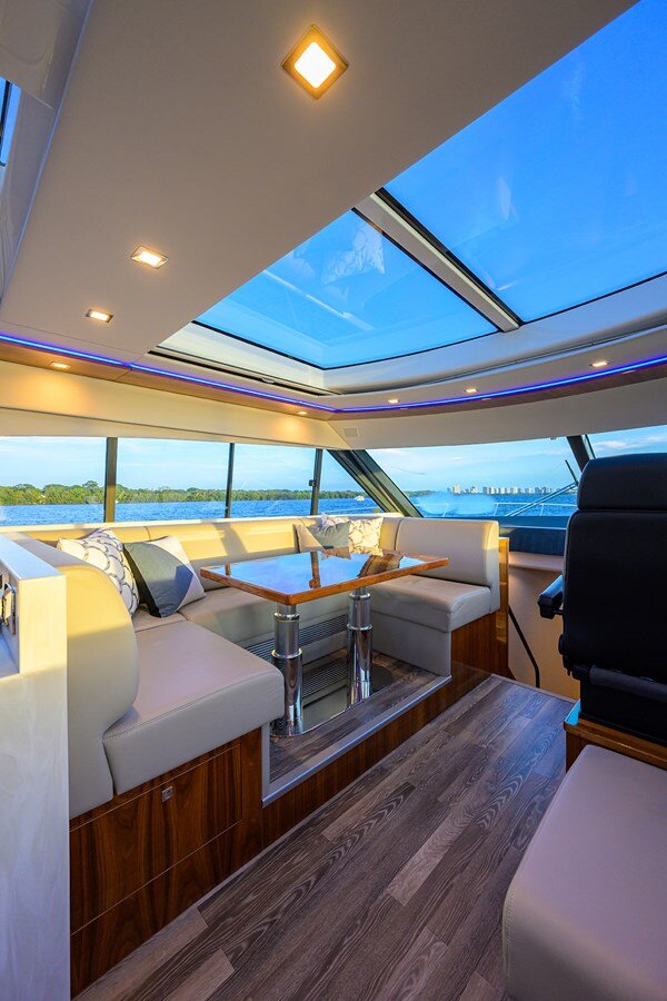 2021-riviera-63-4-c7f4b7