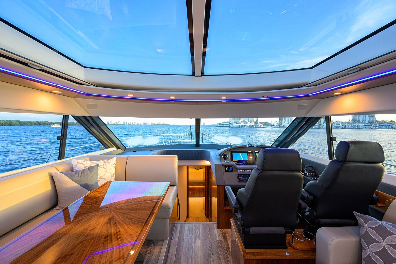 2021-riviera-63-4-c7f4b7