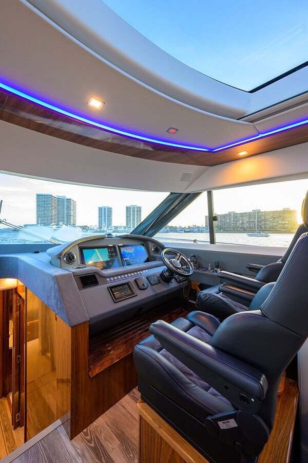 2021-riviera-63-4-c7f4b7