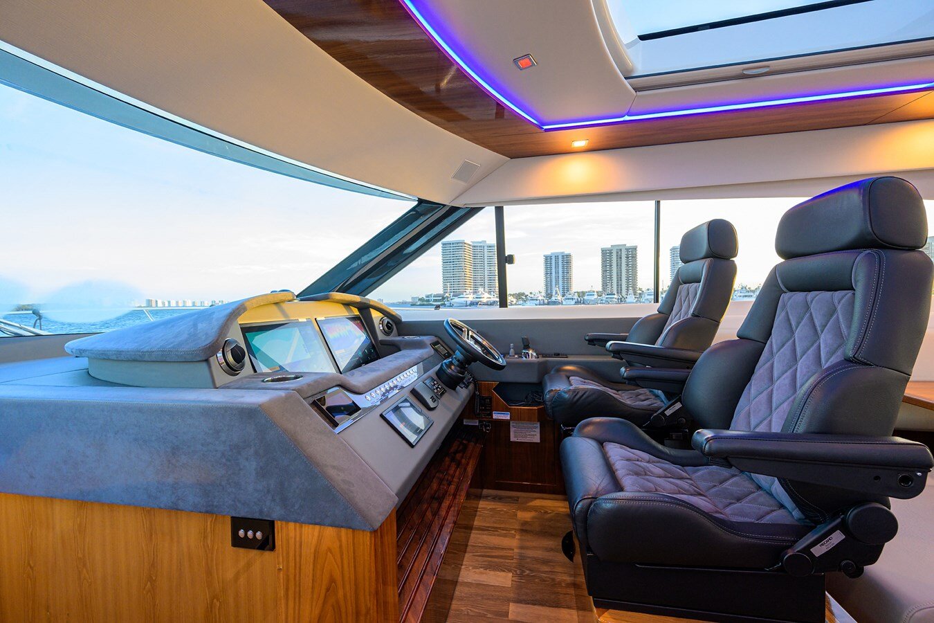 2021-riviera-63-4-c7f4b7