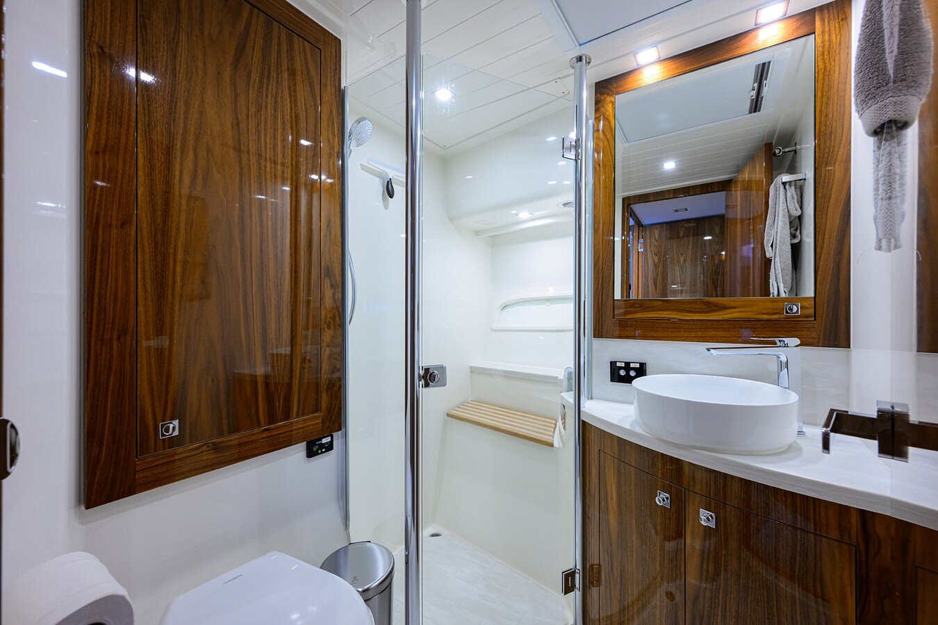 2021-riviera-63-4-c7f4b7