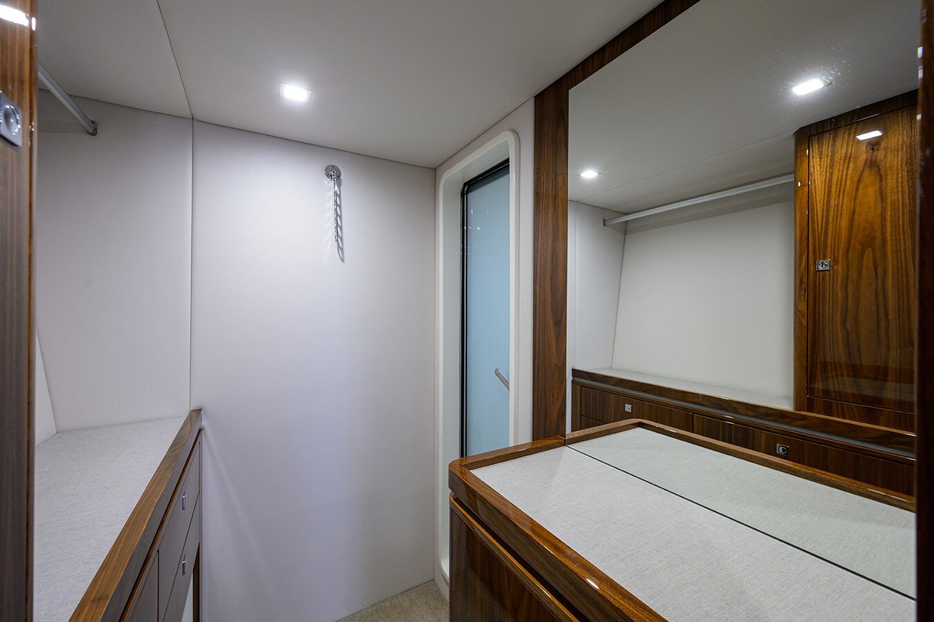 2021-riviera-63-4-c7f4b7