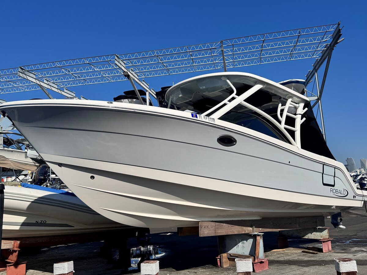 2021-robalo-31-61445b
