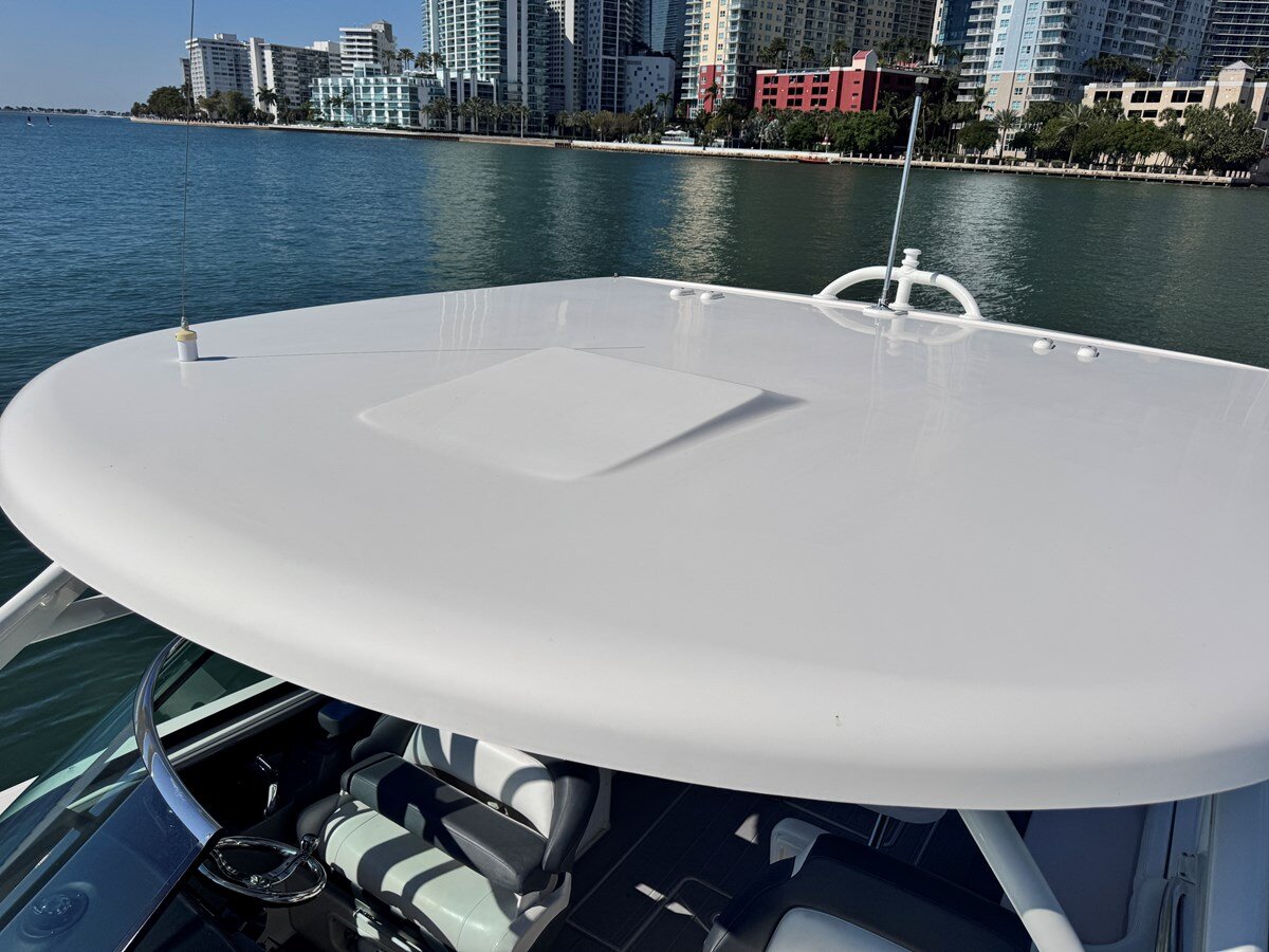 2021-robalo-31-61445b