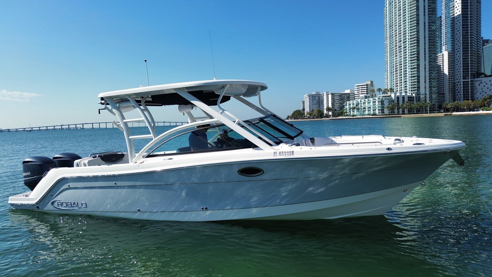 2021-robalo-31-61445b