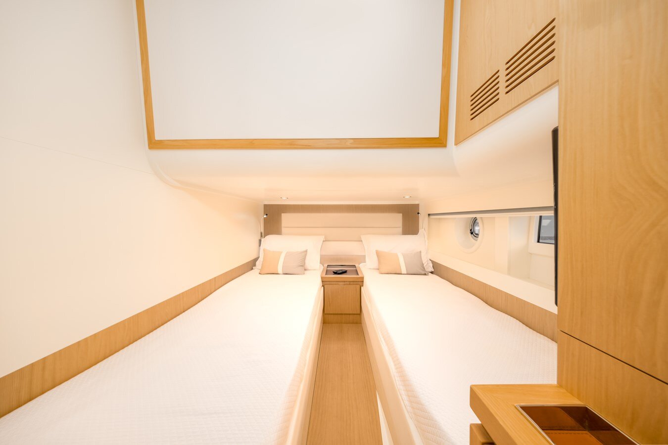 2021-solaris-yachts-48-b106f5