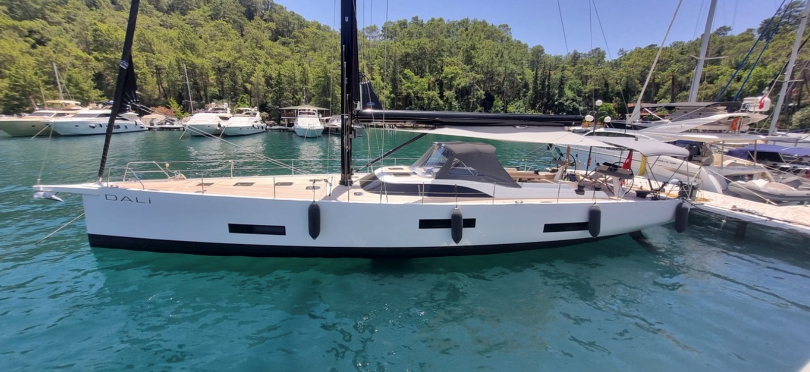 2021-solaris-yachts-63-8-738c13