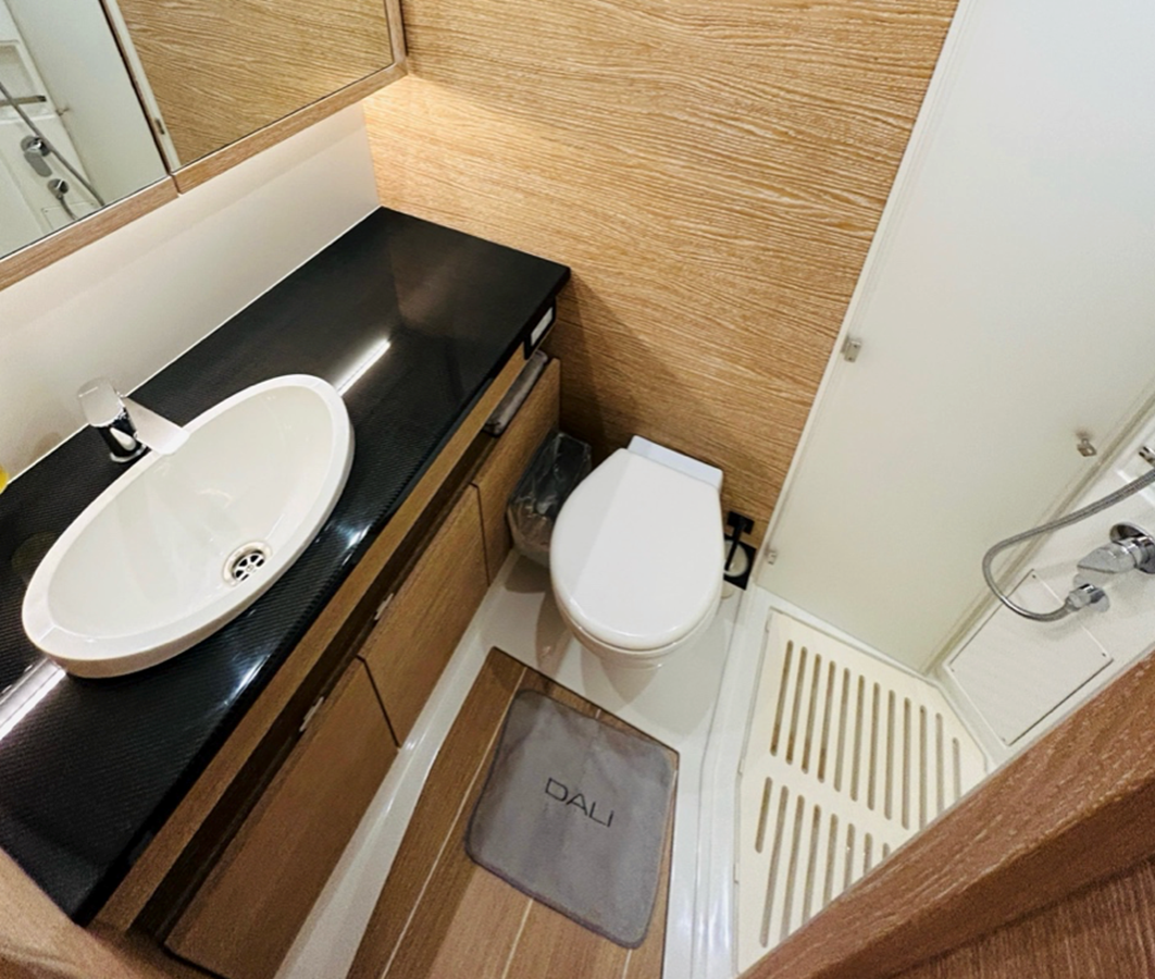 2021-solaris-yachts-63-8-738c13