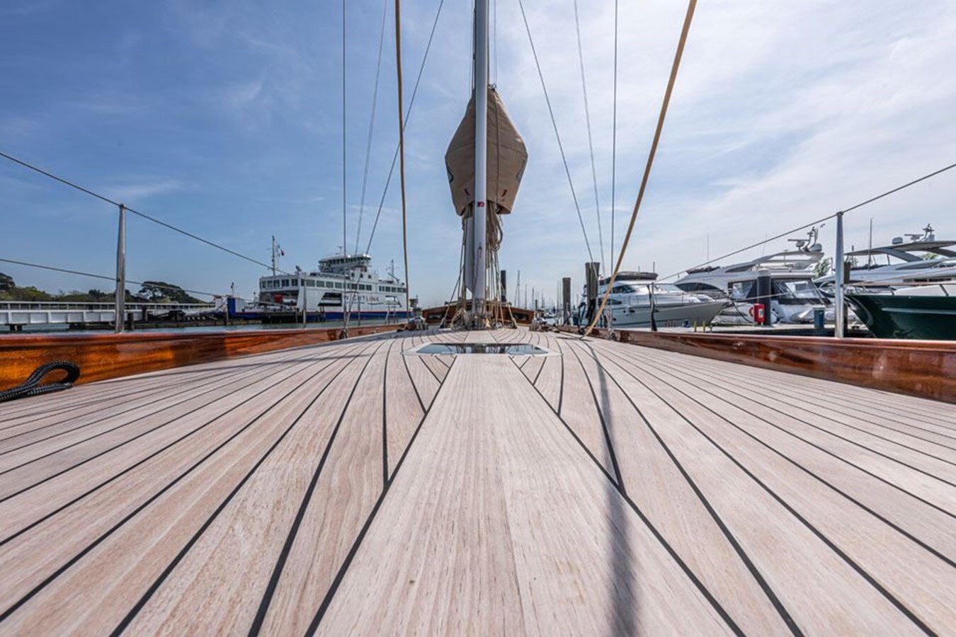 2021-spirit-yachts-65-b35f84