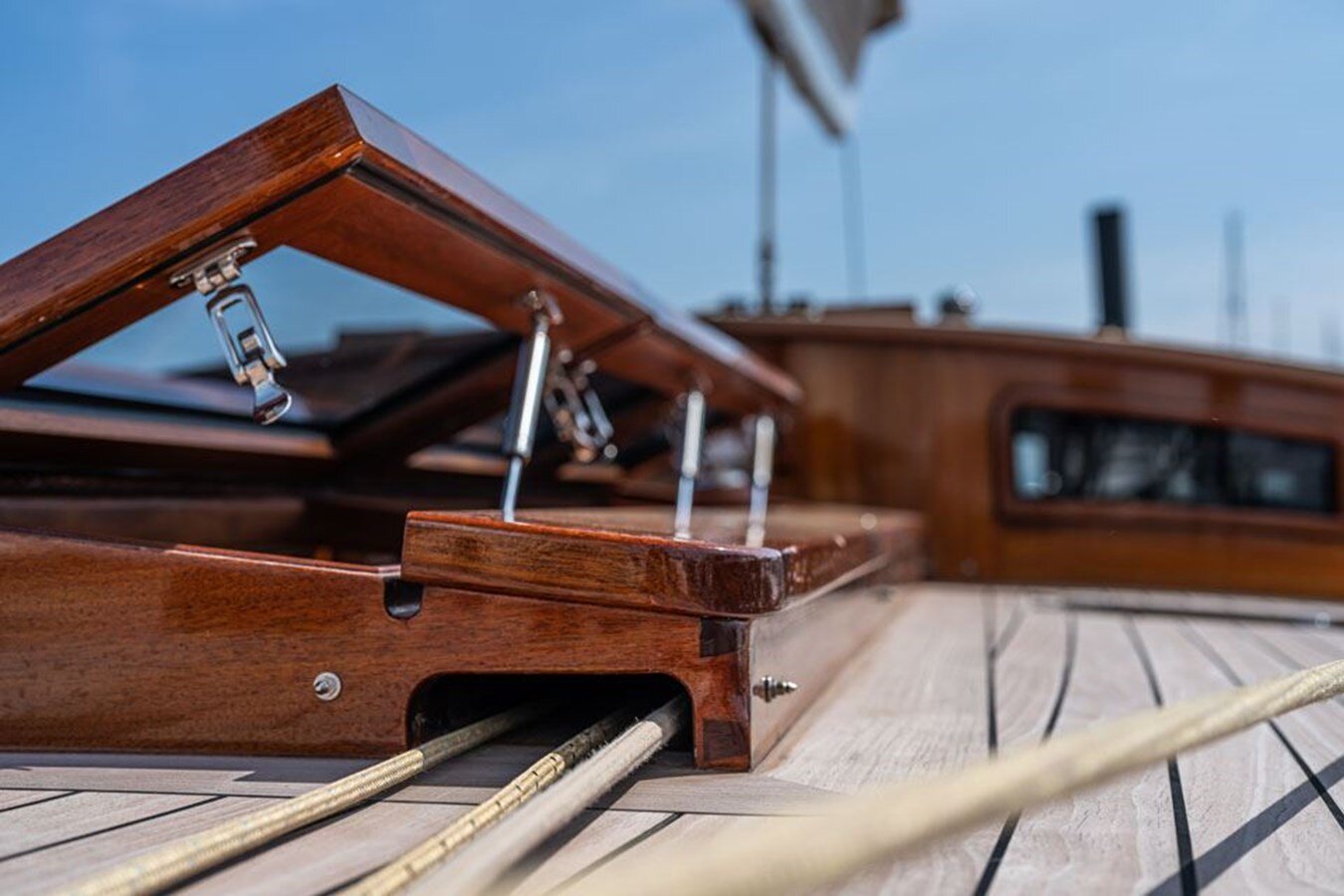 2021-spirit-yachts-65-b35f84