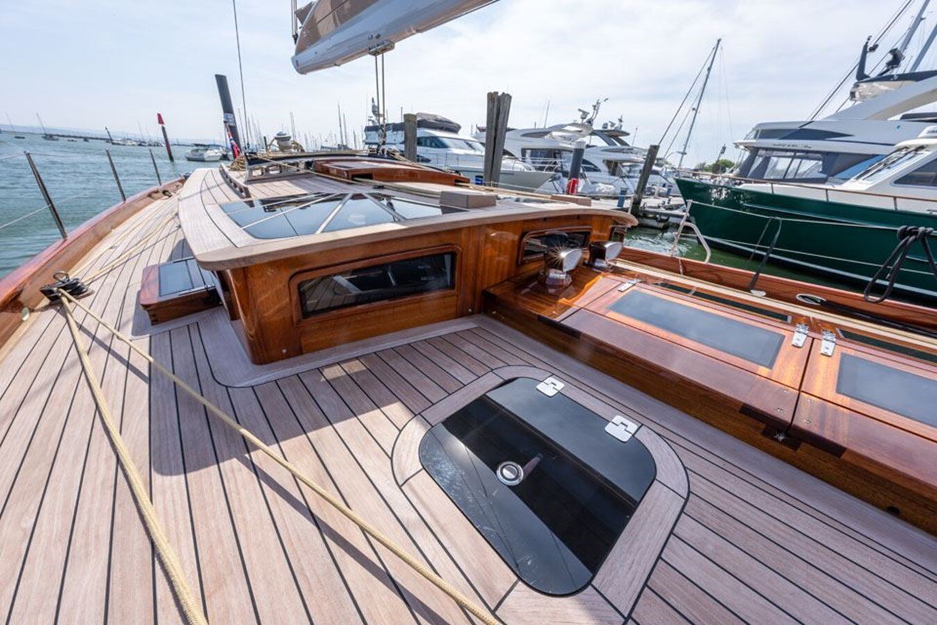 2021-spirit-yachts-65-b35f84