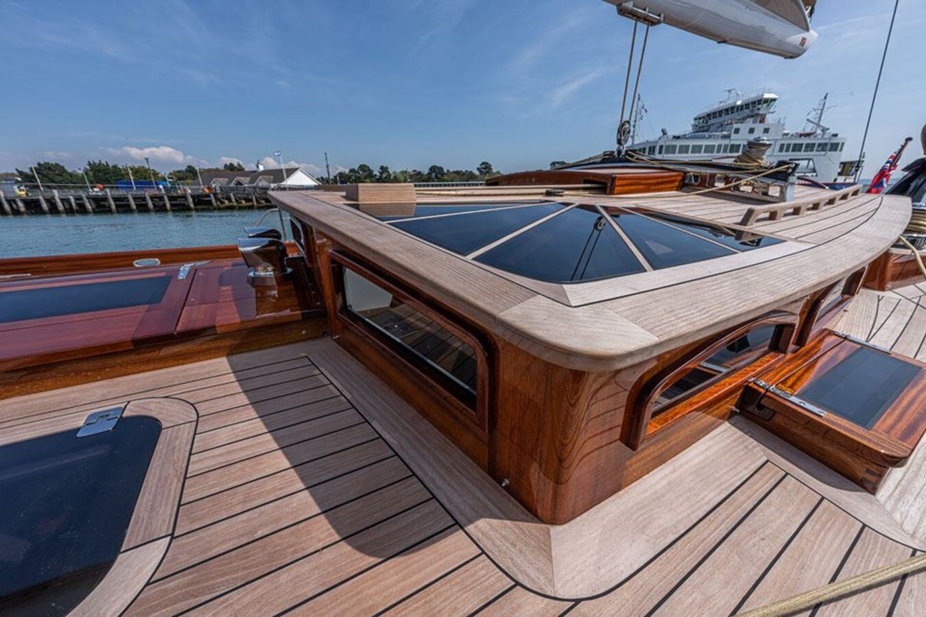 2021-spirit-yachts-65-b35f84