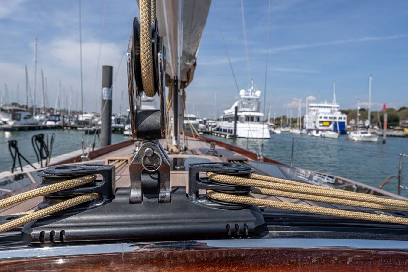 2021-spirit-yachts-65-b35f84