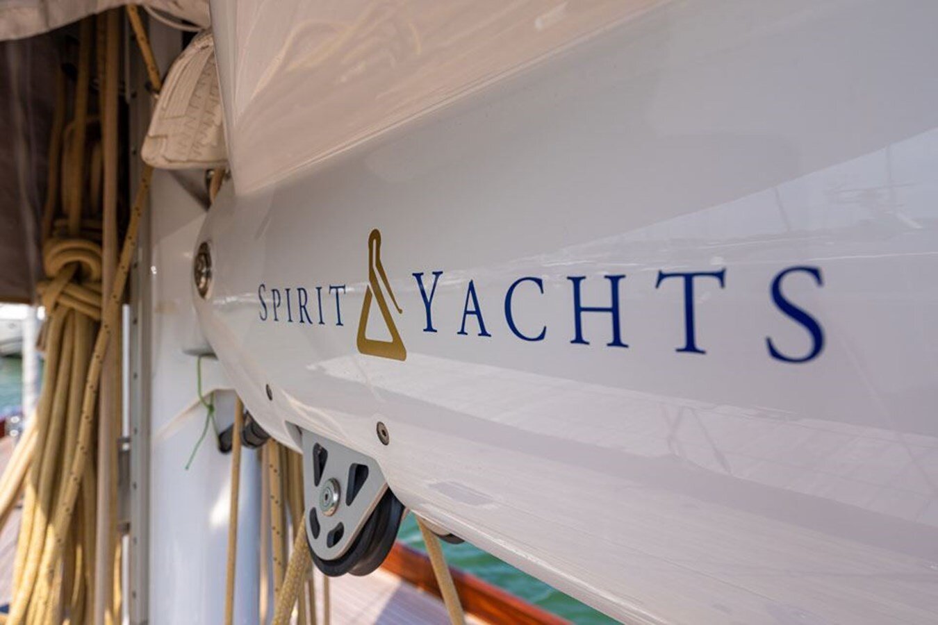 2021-spirit-yachts-65-b35f84