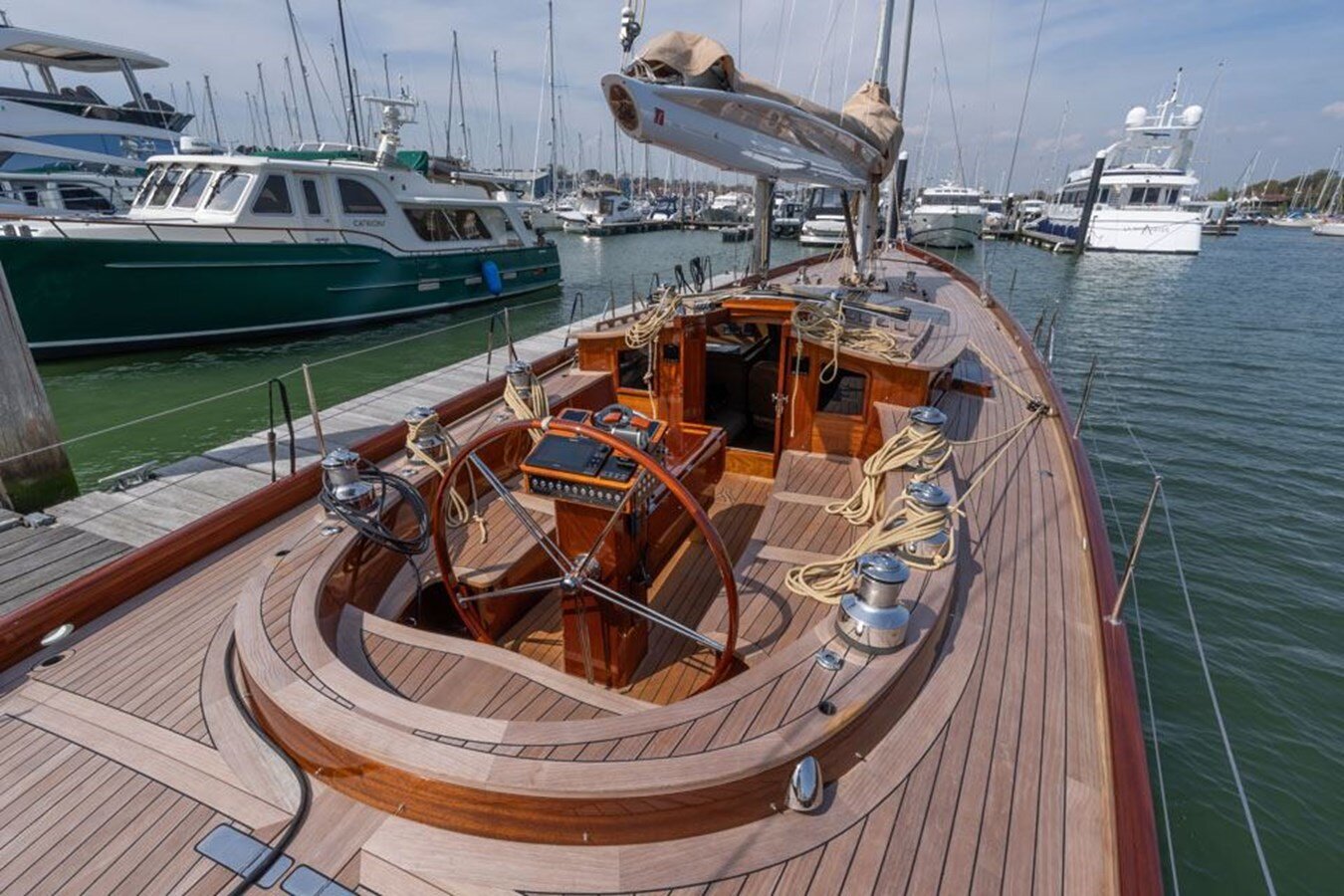 2021-spirit-yachts-65-b35f84