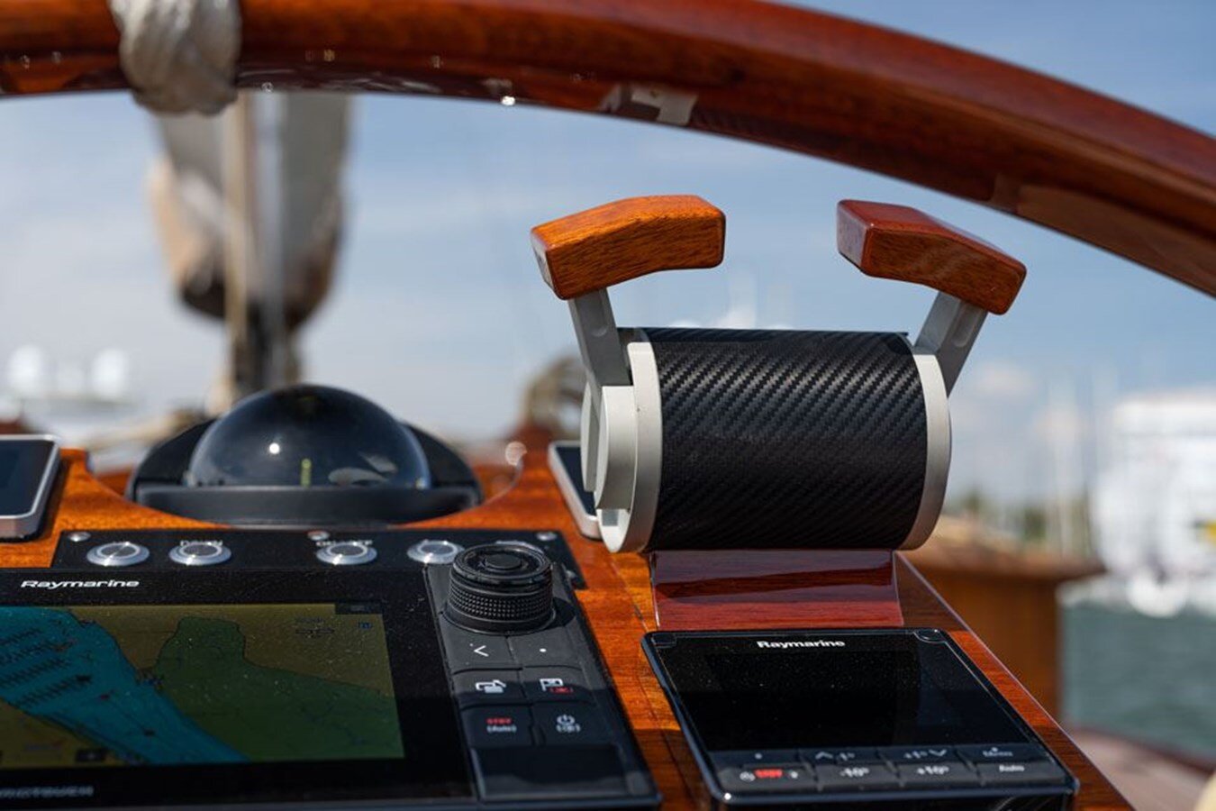 2021-spirit-yachts-65-b35f84