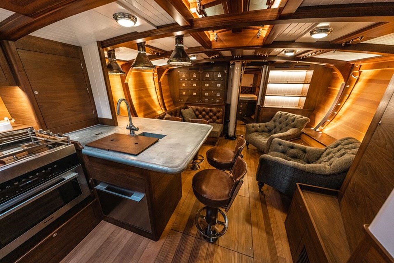 2021-spirit-yachts-65-b35f84