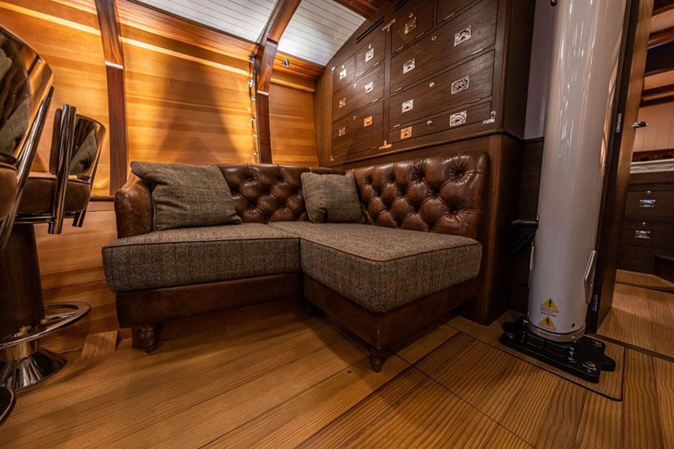 2021-spirit-yachts-65-b35f84