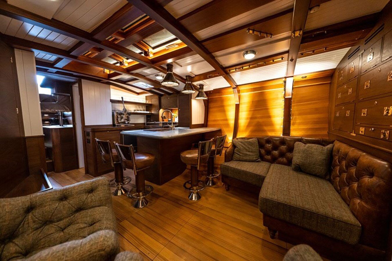 2021-spirit-yachts-65-b35f84