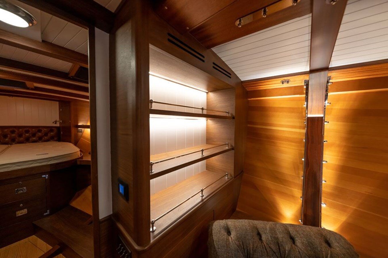 2021-spirit-yachts-65-b35f84