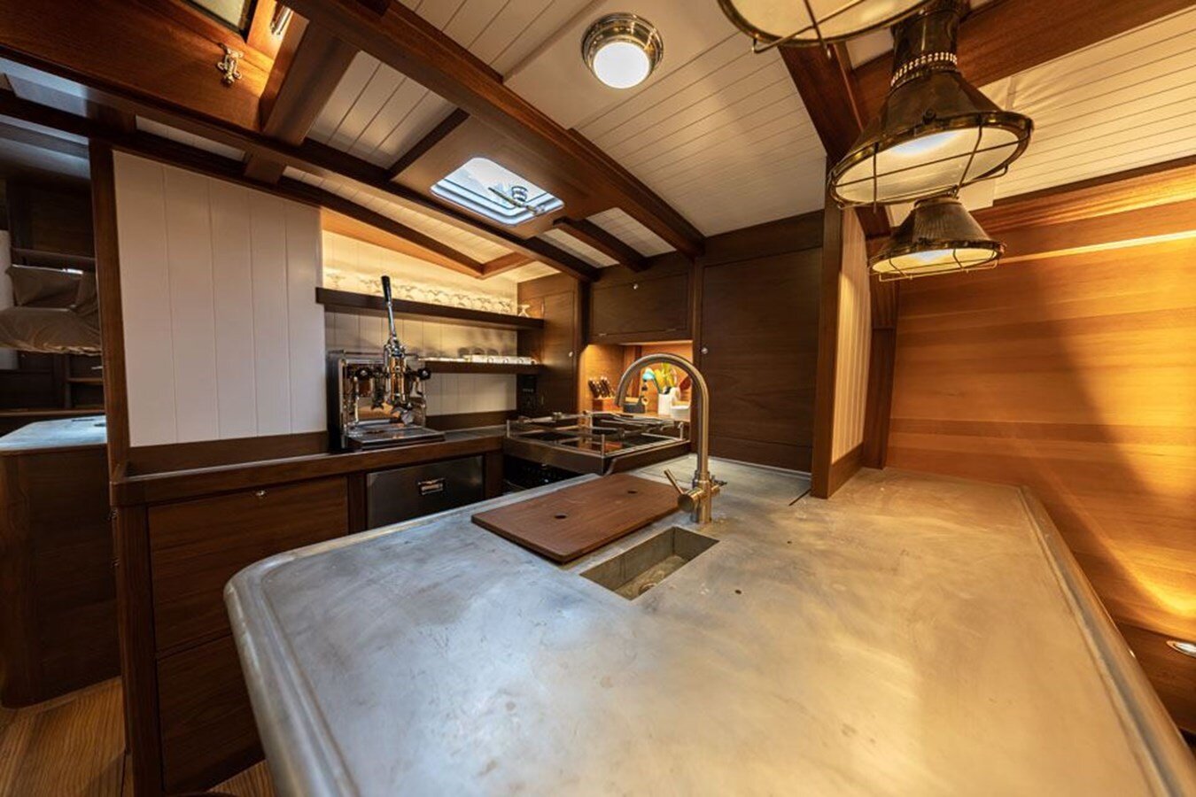 2021-spirit-yachts-65-b35f84