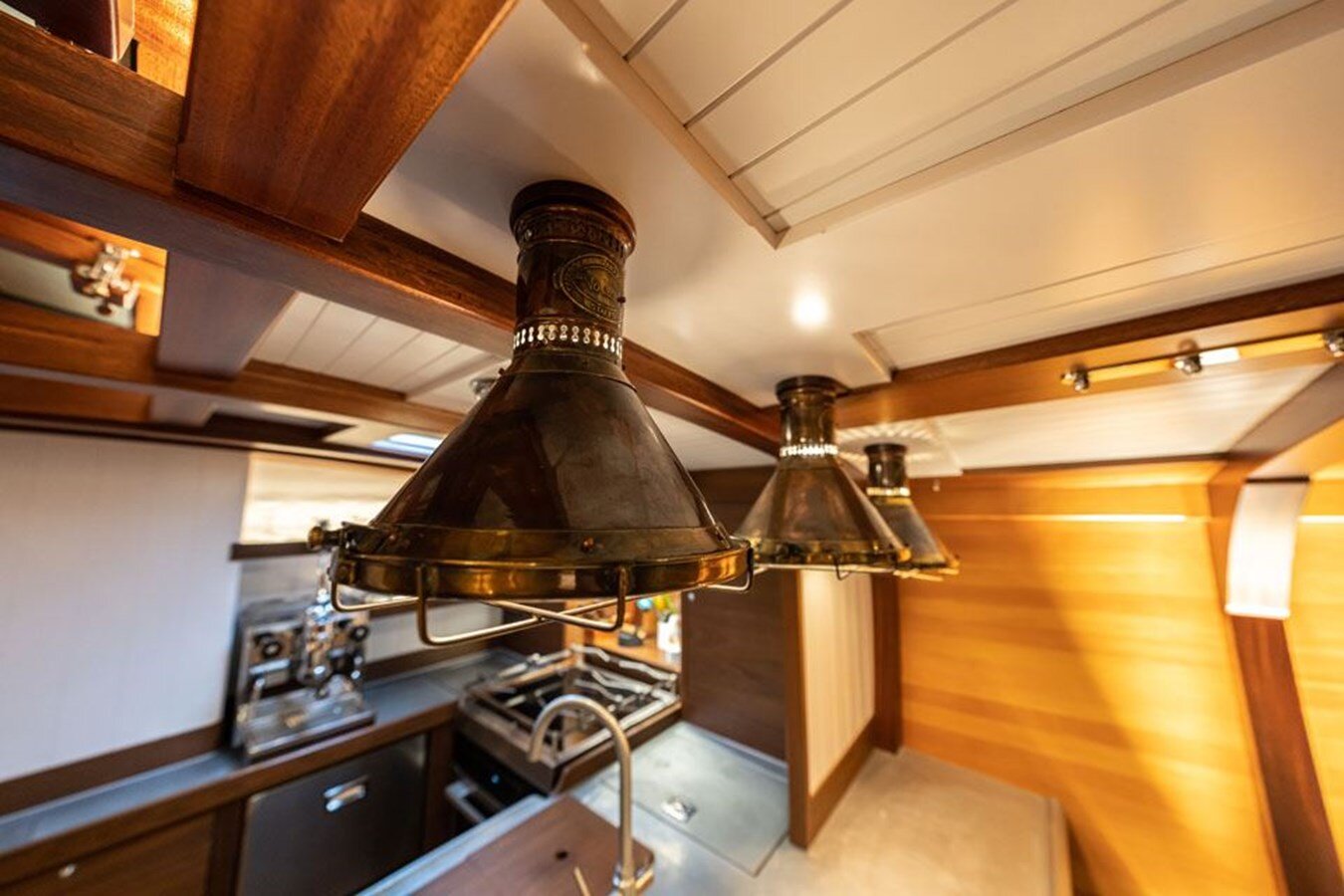 2021-spirit-yachts-65-b35f84