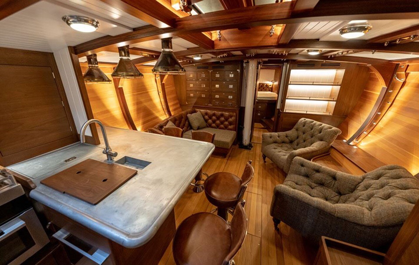 2021-spirit-yachts-65-b35f84